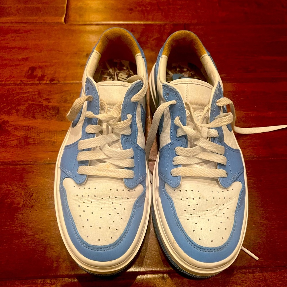 Women’s AJ 1 Low -size 7